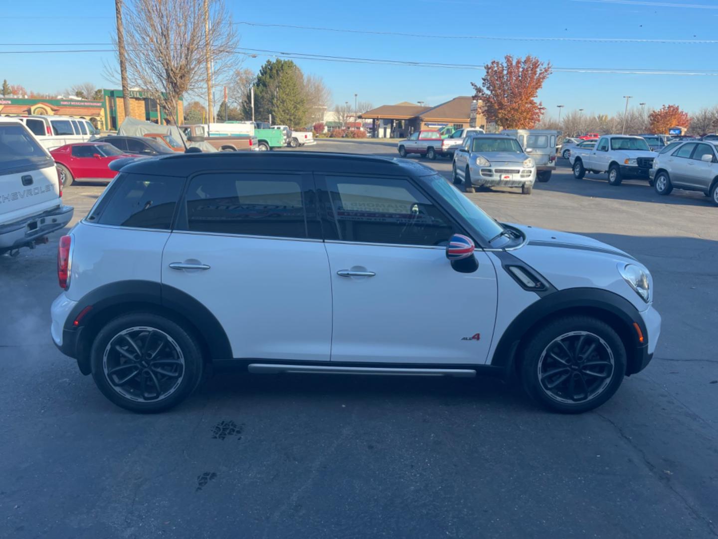 2015 Alpine White Mini Countryman (WMWZC5C50FW) , AT transmission, located at 813 E Fairview Ave, Meridian , ID, 83642, (208) 336-8230, 43.618851, -116.384010 - Photo#3